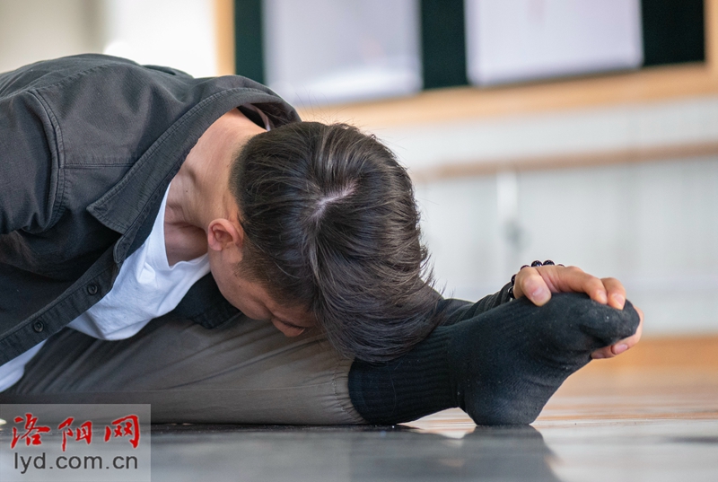 开云体育-韩国体操男子团体擒金，闪耀舞台，战绩斐然