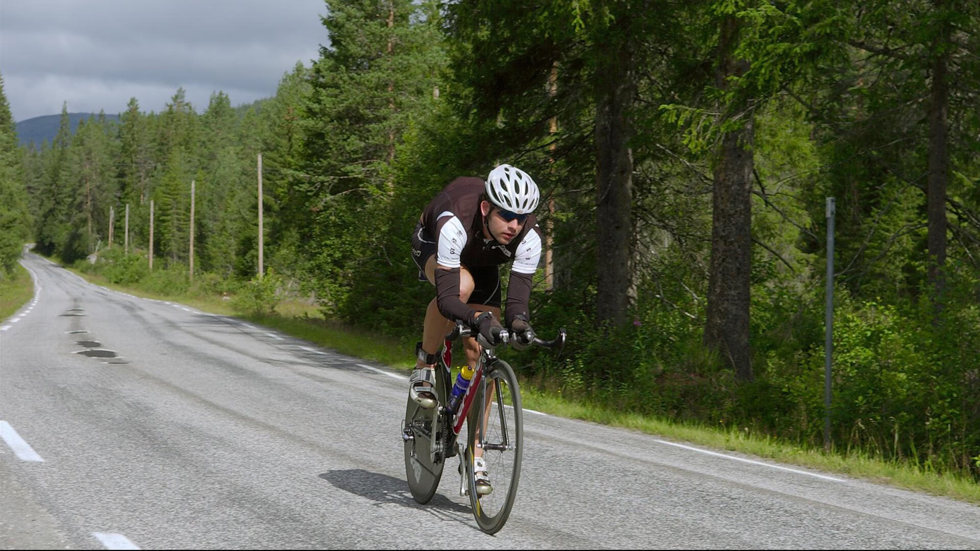 开云体育登录-从北非沙漠到伊比利亚德比，哈弗茨的双面征服，当欧冠铁血遭遇西甲王冠之战