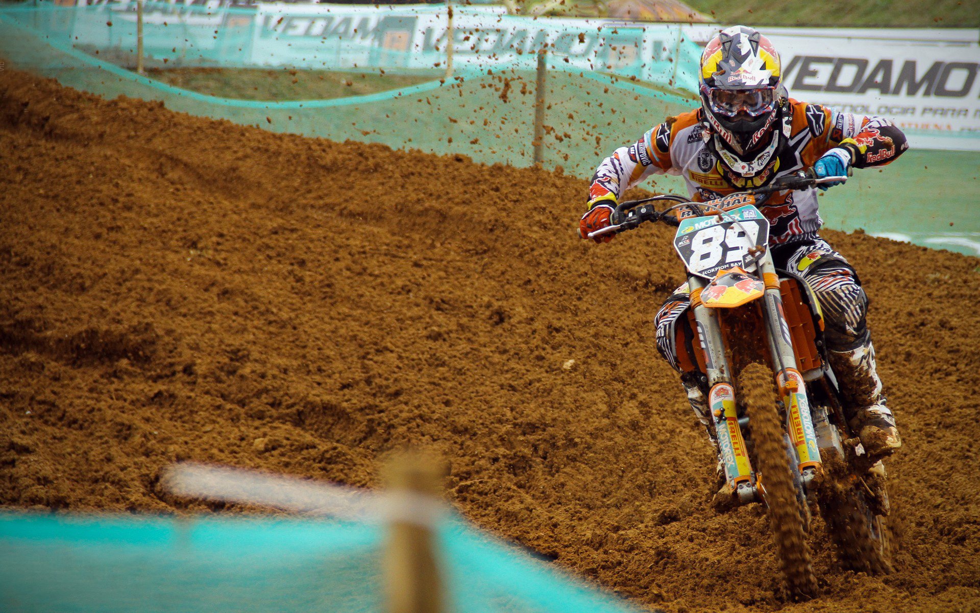 双重王炸!苏亚雷斯单场统治级数据,墨西哥黑马踏平欧冠豪门拜仁