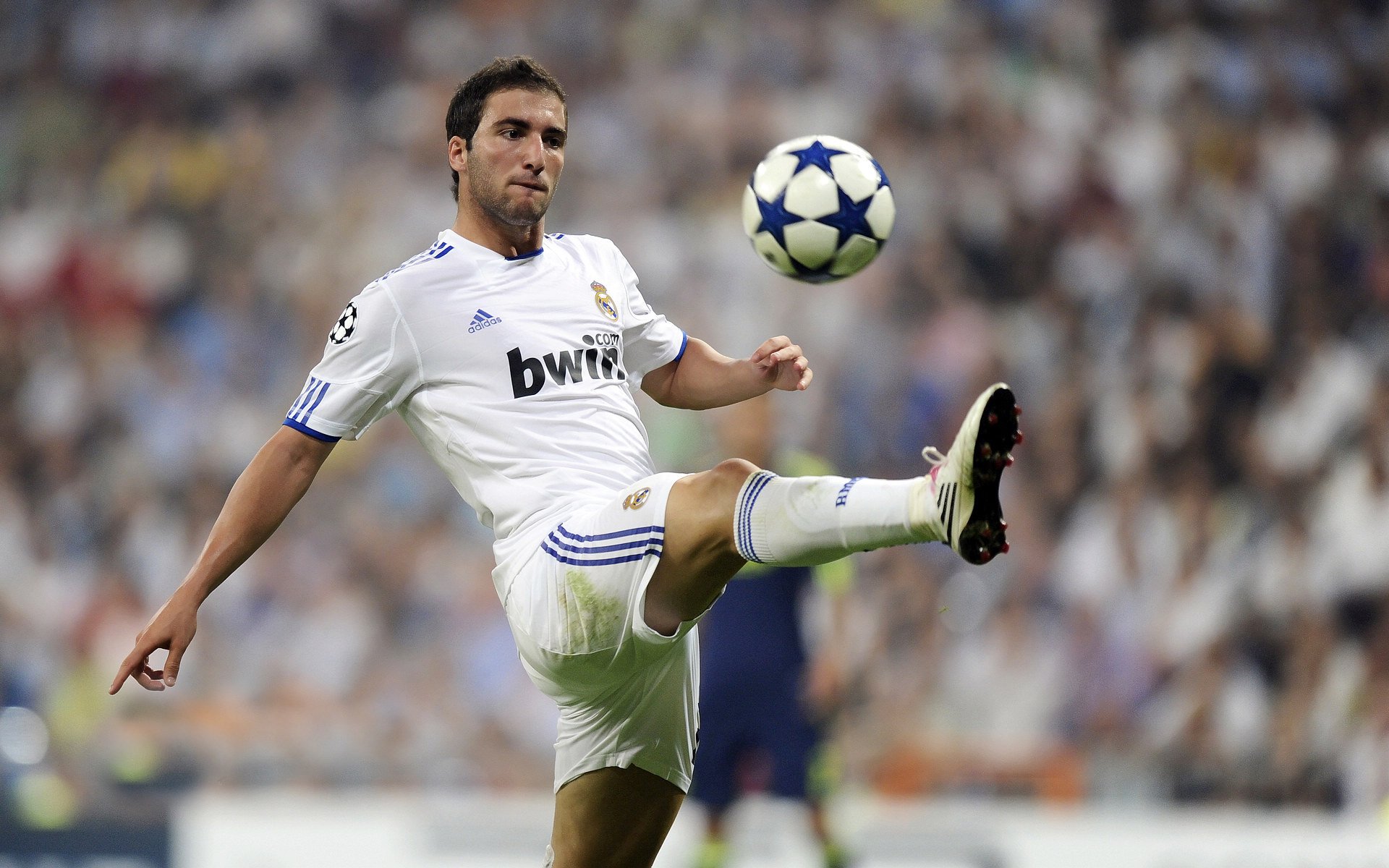 史诗级逆转!拉亚门神教科书封神,曼城绝境翻盘韩流风暴